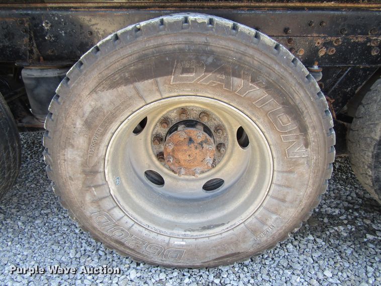 image for item FD9273 1997 Ford LT9513 dump truck