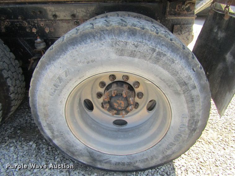 image for item FD9273 1997 Ford LT9513 dump truck