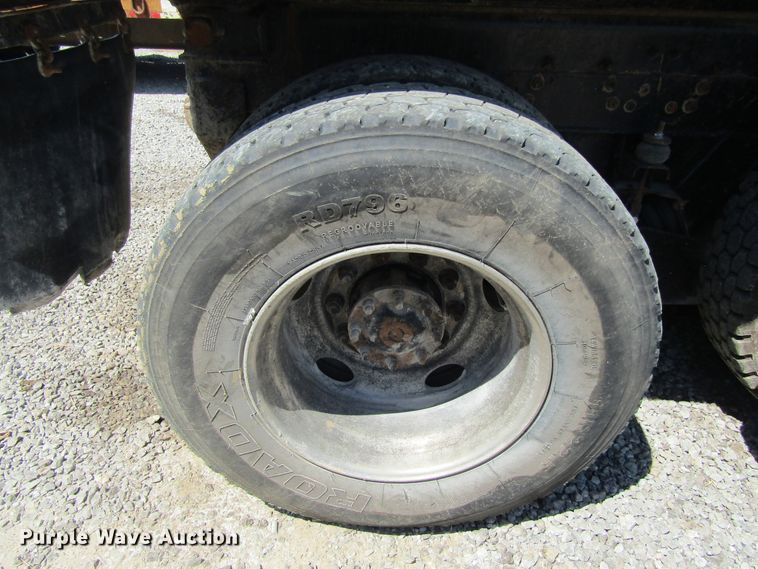 image for item FD9273 1997 Ford LT9513 dump truck