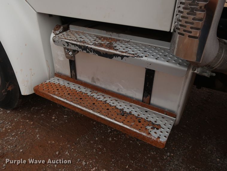 image for item FE9729 2006 Sterling Acterra service truck with crane