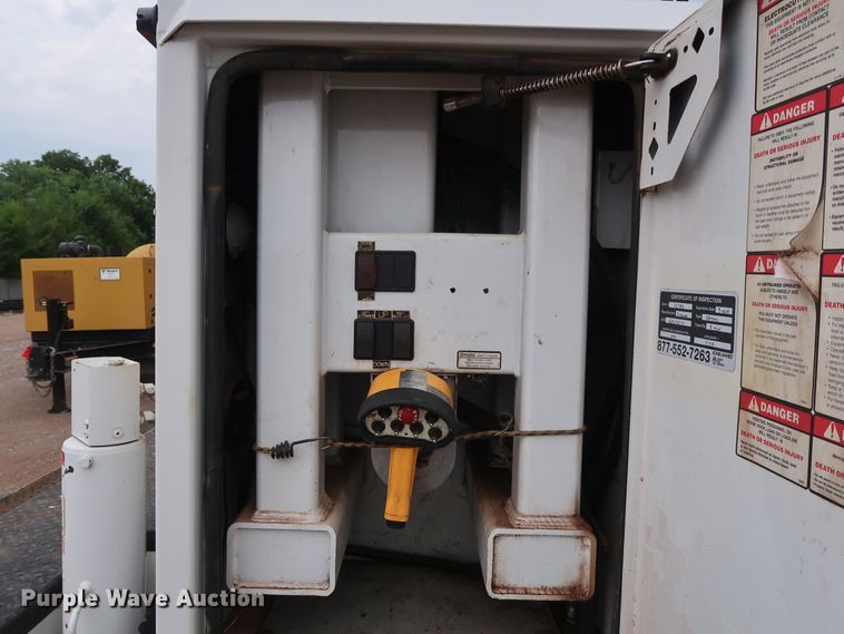 image for item FE9729 2006 Sterling Acterra service truck with crane