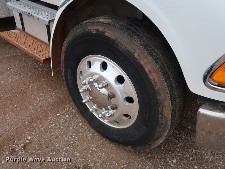 image for item FE9729 2006 Sterling Acterra service truck with crane