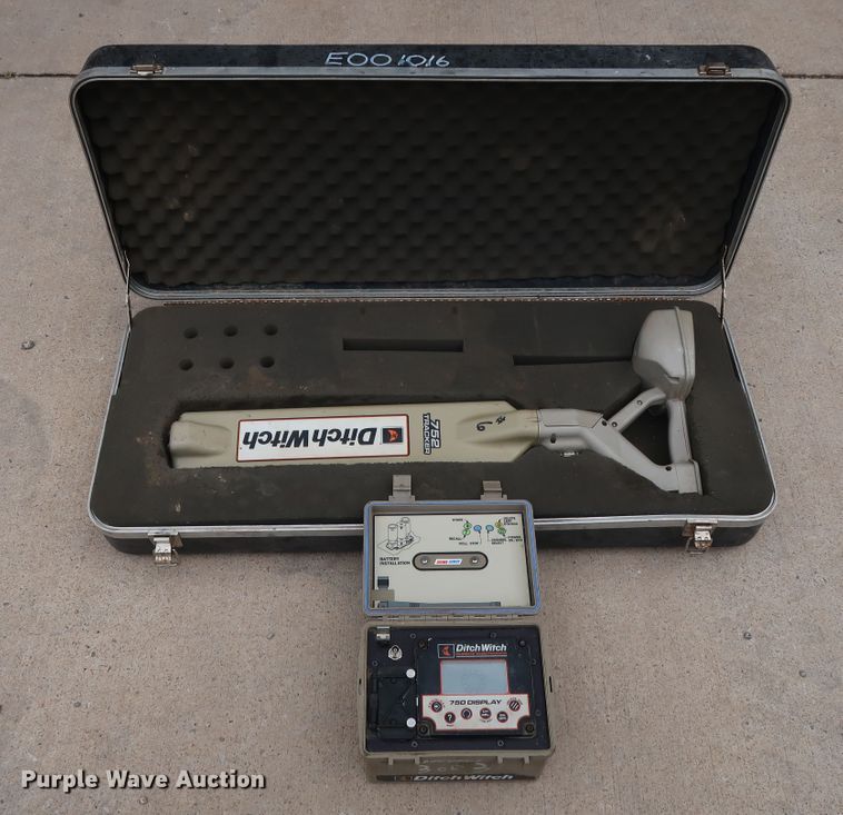 image for item FE9735 Ditch Witch 752 Tracker utility locator
