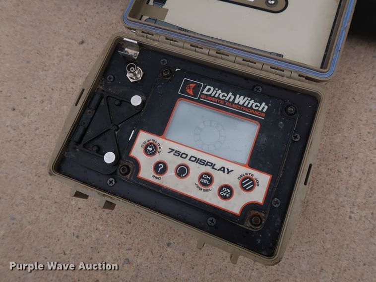 image for item FE9735 Ditch Witch 752 Tracker utility locator
