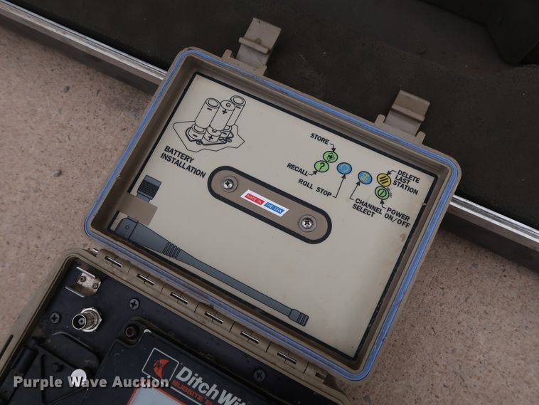 image for item FE9735 Ditch Witch 752 Tracker utility locator