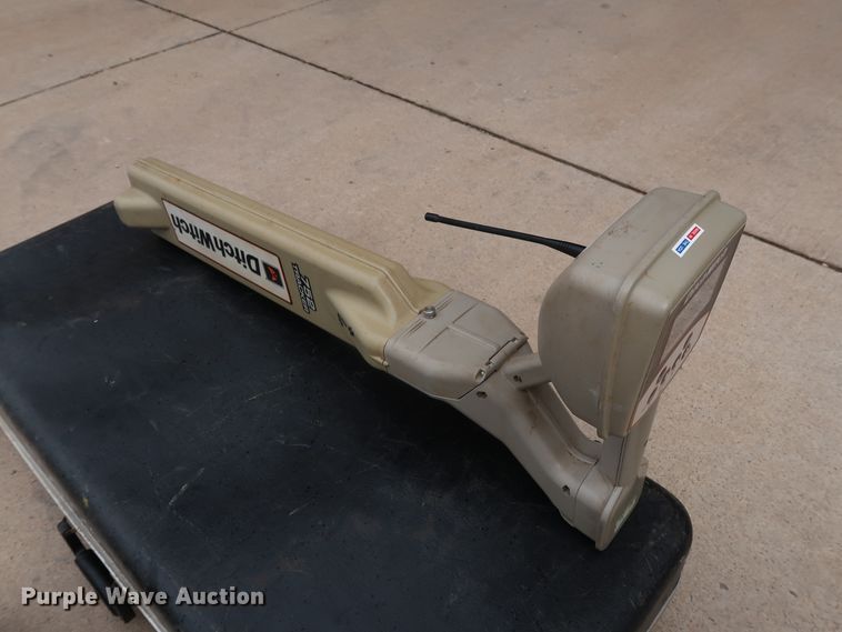 image for item FE9735 Ditch Witch 752 Tracker utility locator