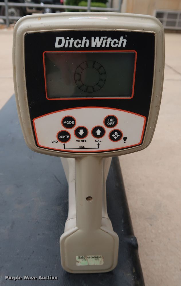 image for item FE9735 Ditch Witch 752 Tracker utility locator