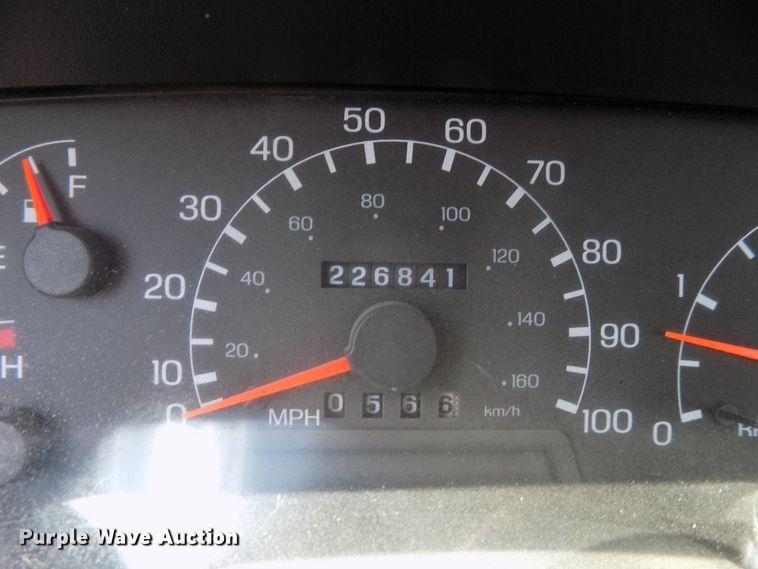 image for item FI9904 2007 Ford F750 service truck with crane