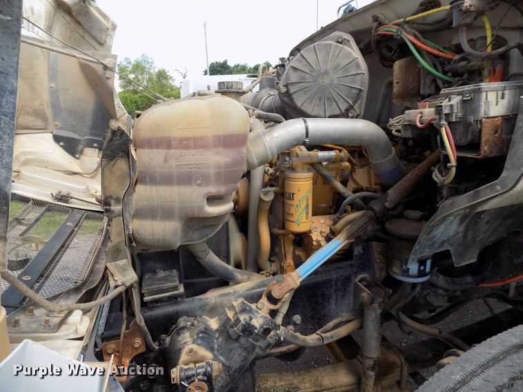 image for item FI9904 2007 Ford F750 service truck with crane