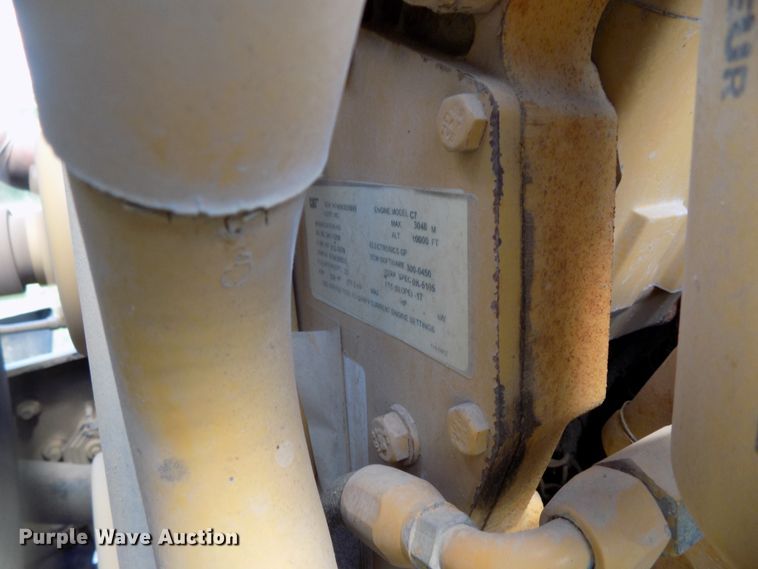 image for item FI9904 2007 Ford F750 service truck with crane