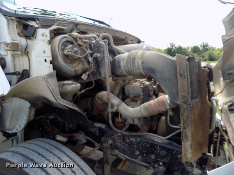 image for item FI9904 2007 Ford F750 service truck with crane