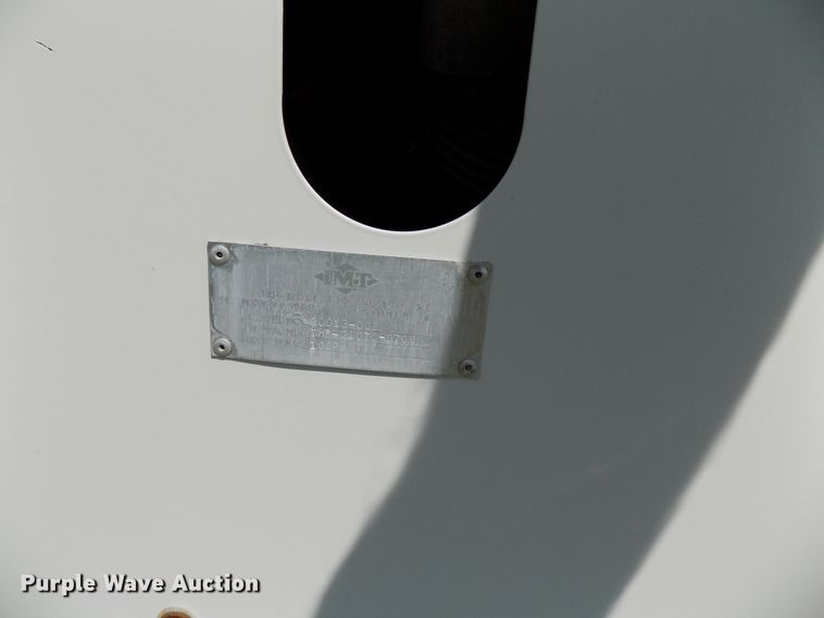 image for item FI9904 2007 Ford F750 service truck with crane