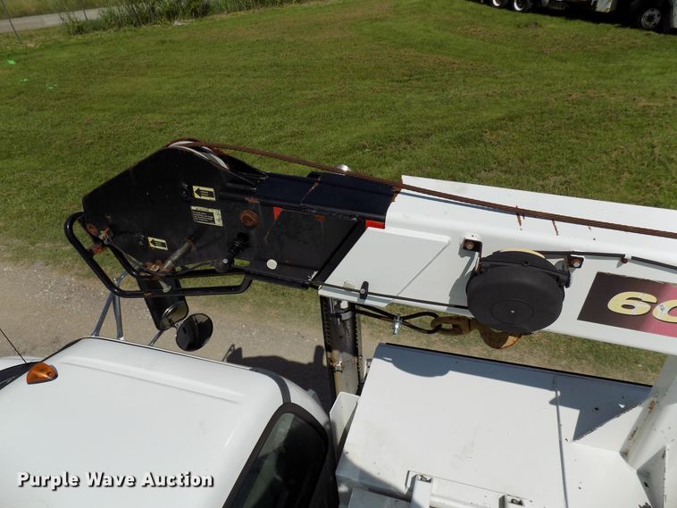 image for item FI9904 2007 Ford F750 service truck with crane