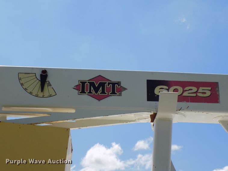 image for item FI9904 2007 Ford F750 service truck with crane