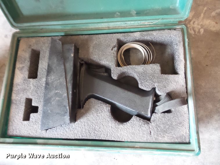 image for item FJ9203 Caterpillar electronic tach tool groups