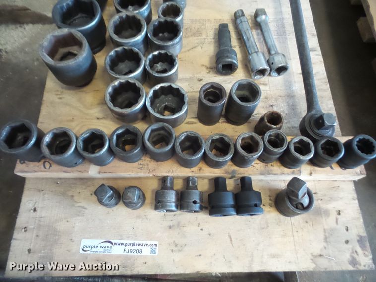 image for item FJ9208 1" drive set