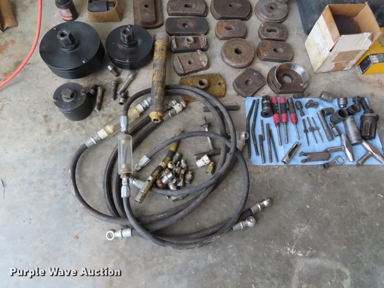 image for item FJ9229 Caterpillar specialty diesel tools