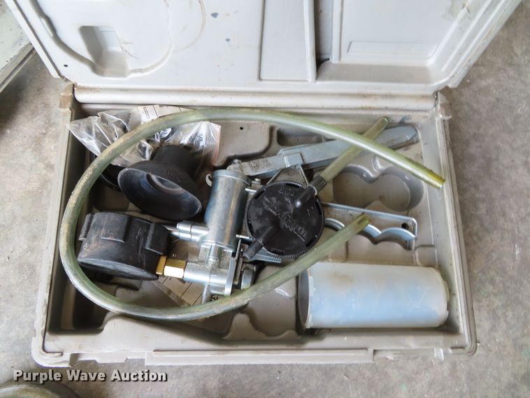 image for item FJ9229 Caterpillar specialty diesel tools