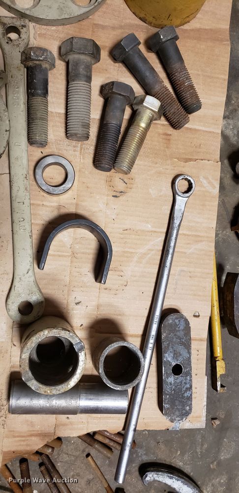 image for item FJ9237 Caterpillar steering clutch and final drive tooling