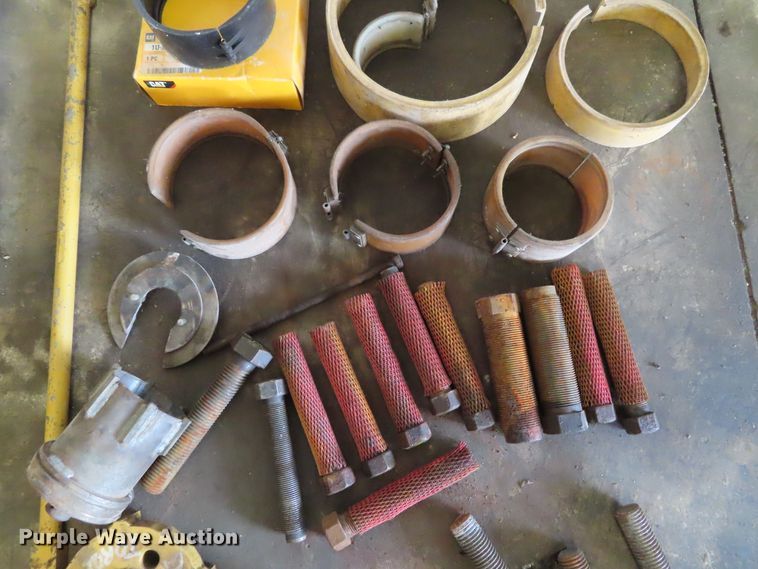 image for item FJ9237 Caterpillar steering clutch and final drive tooling