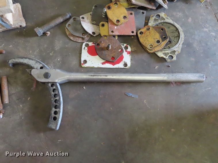 image for item FJ9237 Caterpillar steering clutch and final drive tooling