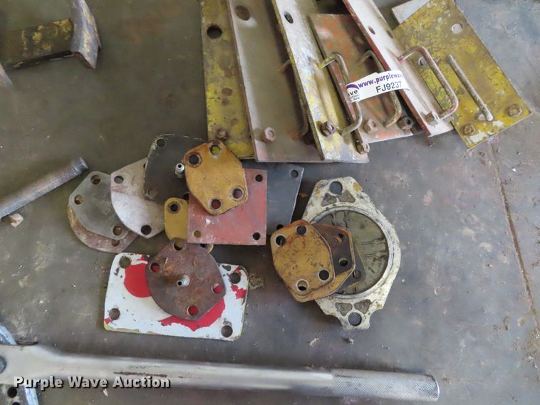 image for item FJ9237 Caterpillar steering clutch and final drive tooling