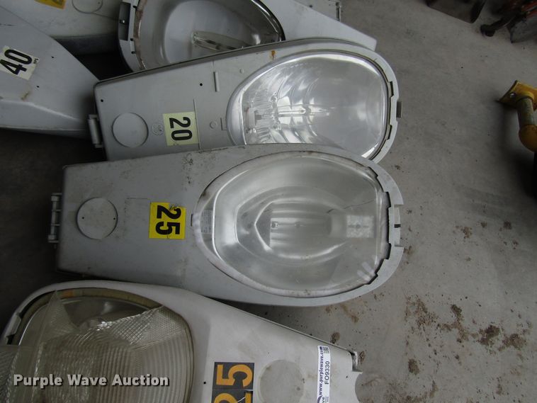 image for item FO9330 Street lamps