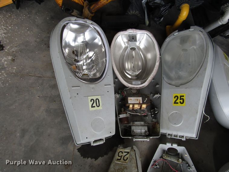 image for item FO9330 Street lamps