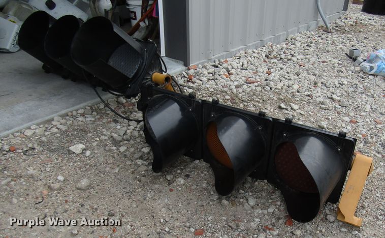 image for item FO9331 Traffic signals