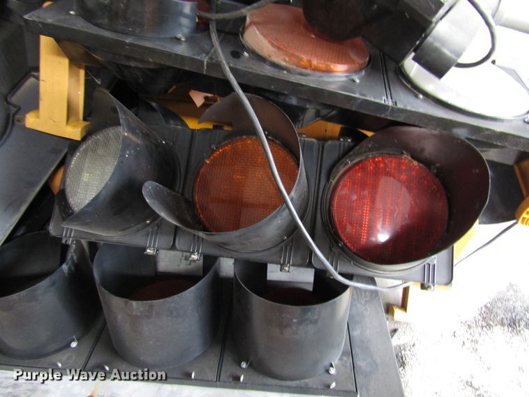 image for item FO9331 Traffic signals