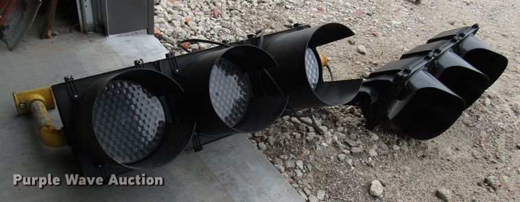 image for item FO9334 Traffic signals