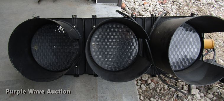 image for item FO9334 Traffic signals