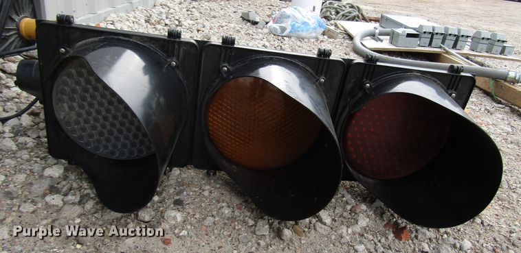 image for item FO9334 Traffic signals