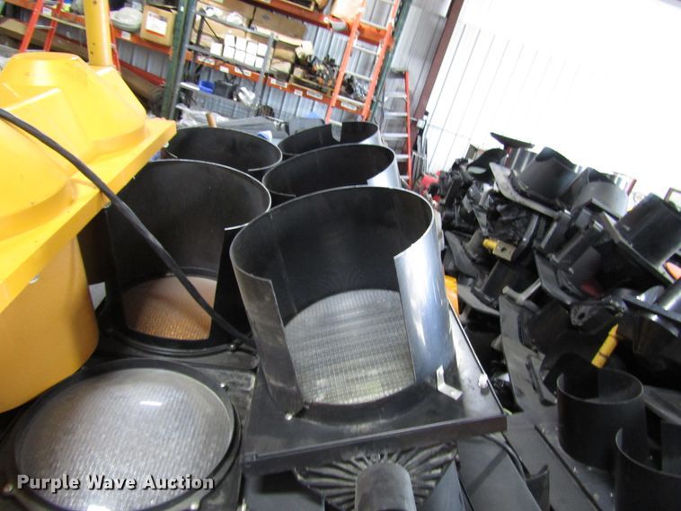 image for item FO9334 Traffic signals