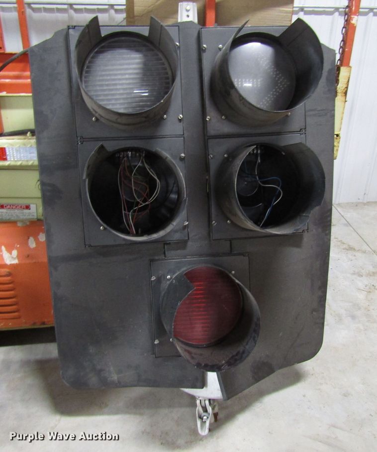 image for item FO9334 Traffic signals