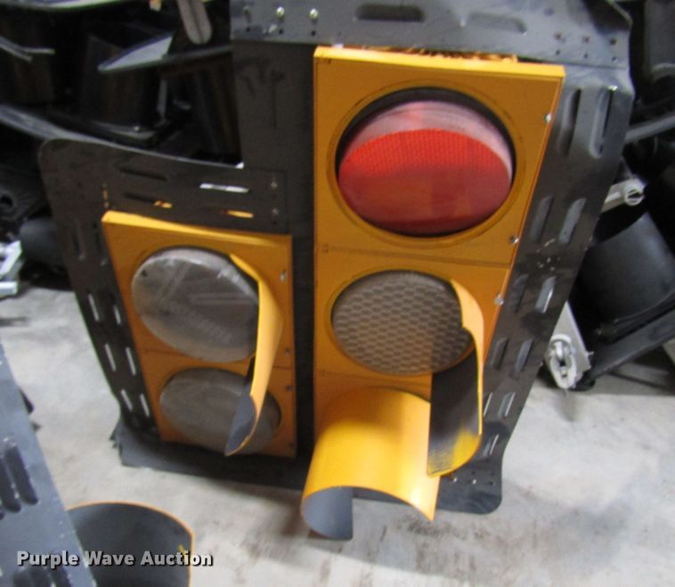 image for item FO9334 Traffic signals