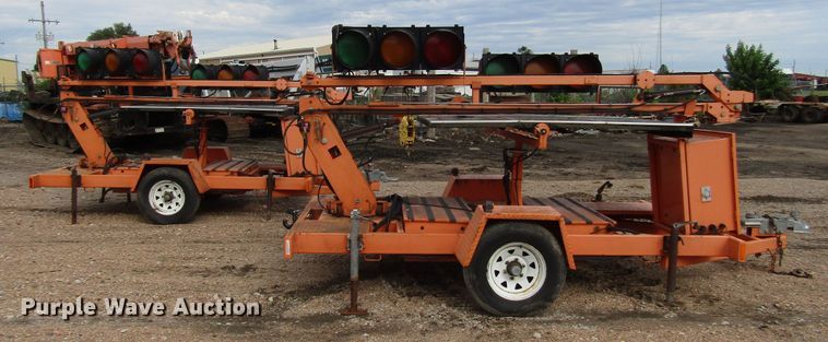 image for item FO9335 (2) 2006 Vermac traffic signal trailers