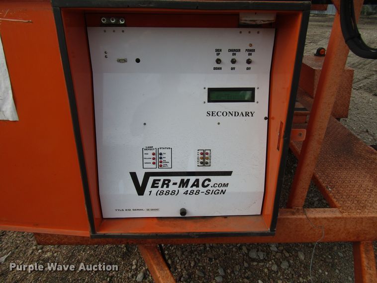 image for item FO9335 (2) 2006 Vermac traffic signal trailers