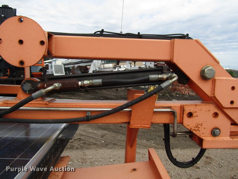 image for item FO9335 (2) 2006 Vermac traffic signal trailers