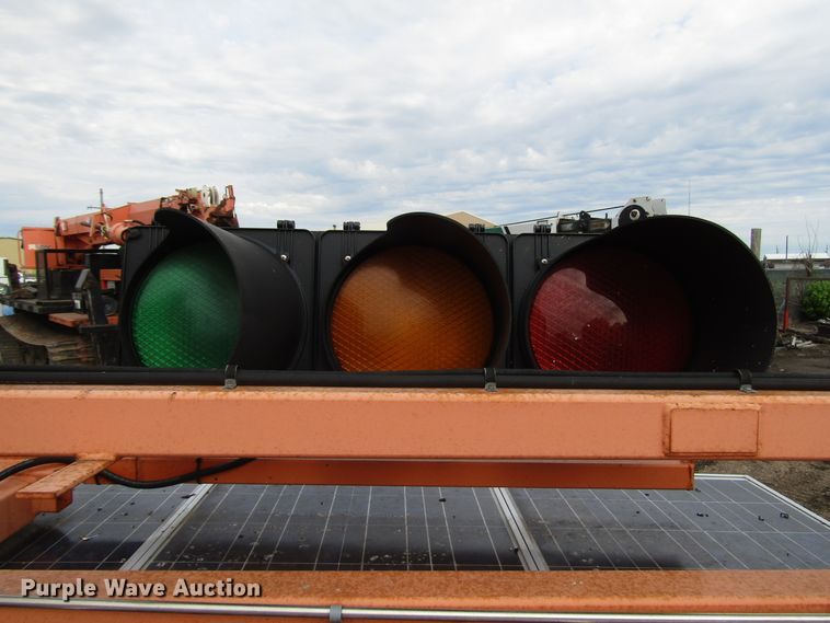 image for item FO9335 (2) 2006 Vermac traffic signal trailers