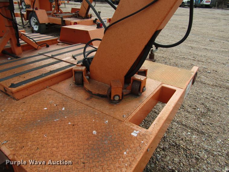 image for item FO9335 (2) 2006 Vermac traffic signal trailers