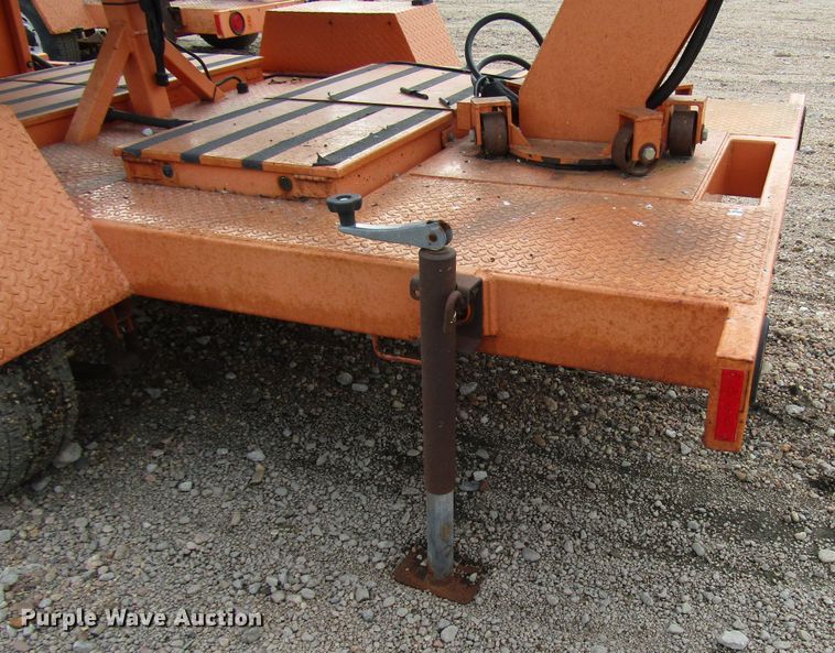 image for item FO9335 (2) 2006 Vermac traffic signal trailers