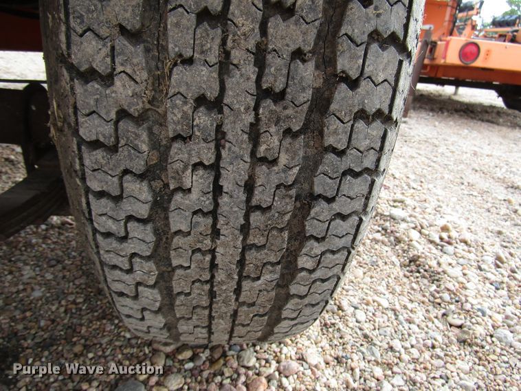 image for item FO9335 (2) 2006 Vermac traffic signal trailers