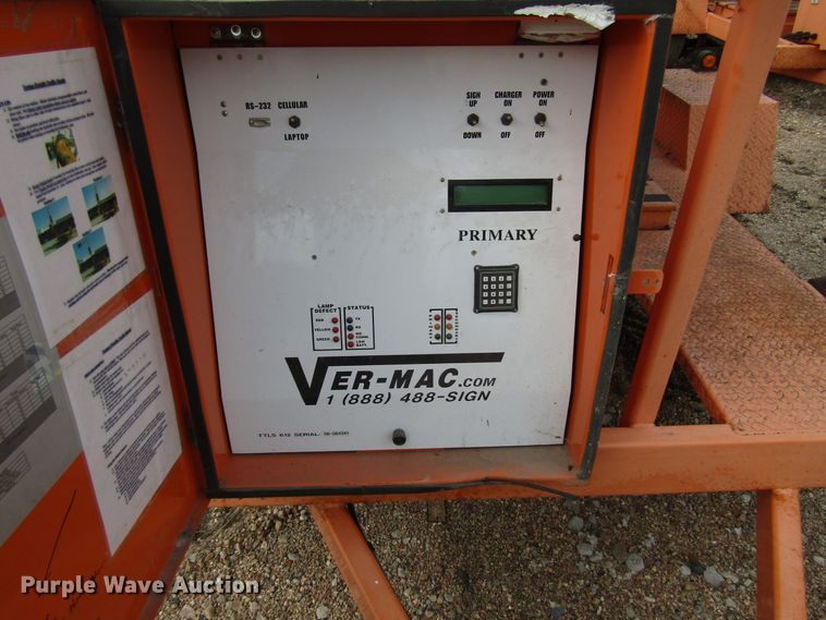 image for item FO9335 (2) 2006 Vermac traffic signal trailers