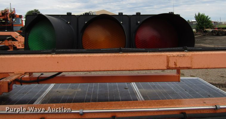 image for item FO9335 (2) 2006 Vermac traffic signal trailers