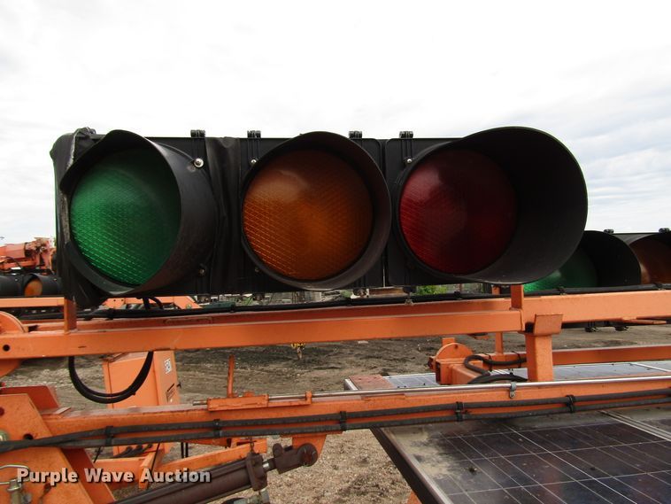 image for item FO9335 (2) 2006 Vermac traffic signal trailers