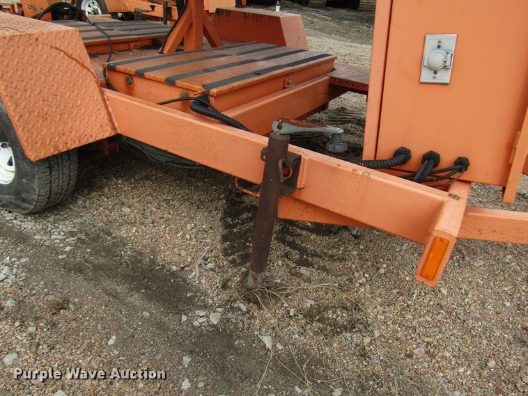 image for item FO9335 (2) 2006 Vermac traffic signal trailers