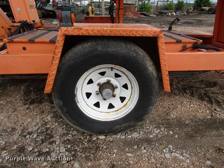 image for item FO9335 (2) 2006 Vermac traffic signal trailers