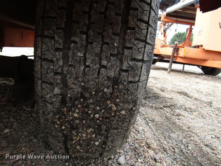 image for item FO9335 (2) 2006 Vermac traffic signal trailers