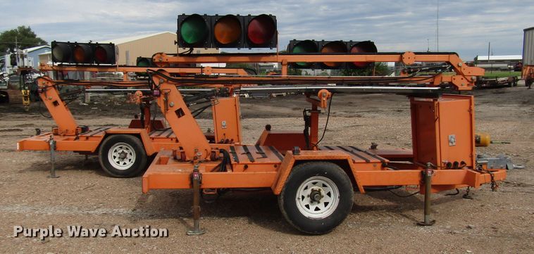image for item FO9336 (2) 2006 Vermac traffic signal trailers